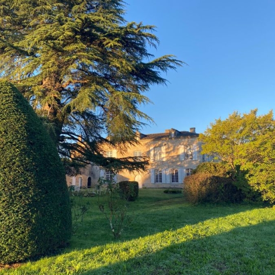  AIC IMMOBILIER : Domaines / Propriétés | FONTET (33190) | 528 m2 | 650 000 &euro; 