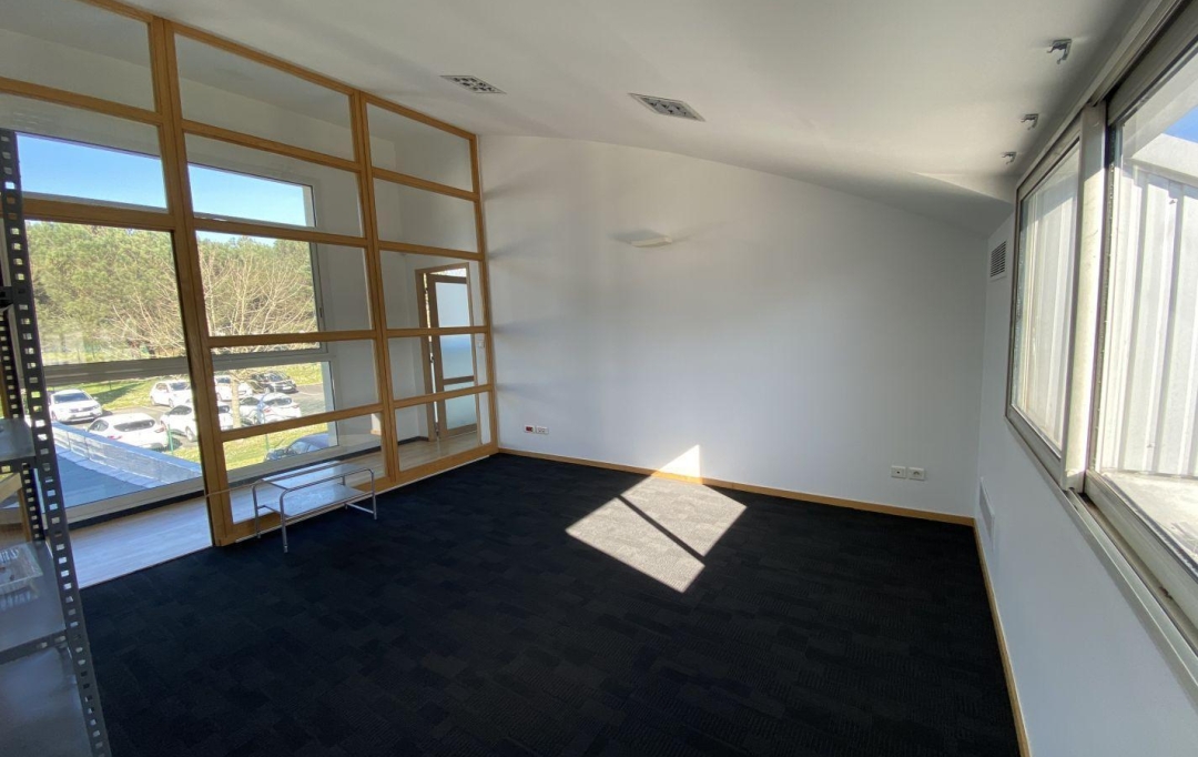 ACCESS IMMOBILIER : Local / Bureau | PAU (64000) | 18 m2 | 400 € 