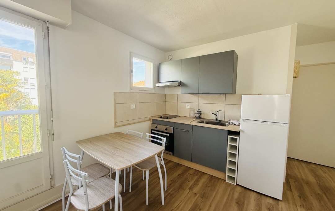 AIC IMMOBILIER : Appartement | PAU (64000) | 32 m2 | 650 &euro; 