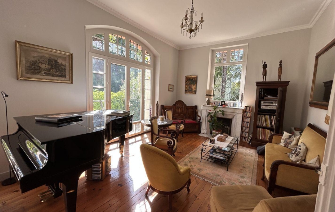 AIC IMMOBILIER : House | PAU (64000) | 277 m2 | 680 000 € 