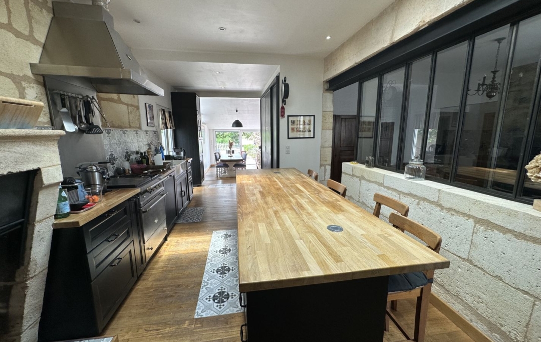 AIC IMMOBILIER : House | SAINT-LOUBES (33450) | 220 m2 | 598 000 € 