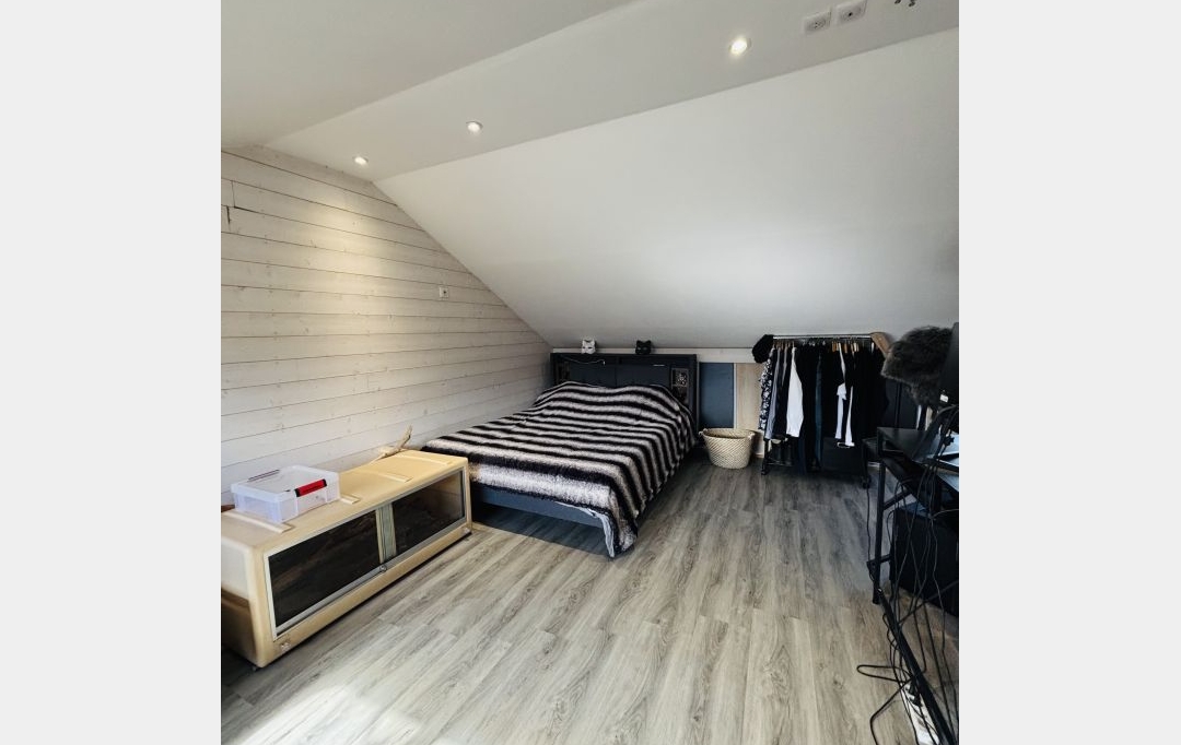 AIC IMMOBILIER : Building | NAY (64800) | 100 m2 | 250 000 € 