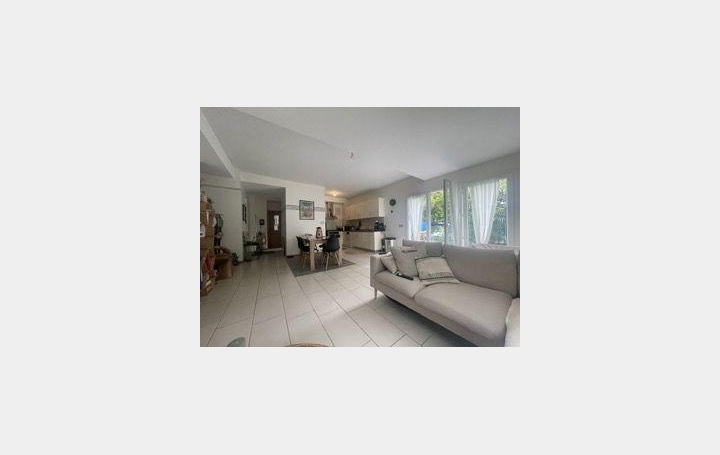 Appartement P3 LONS 72 m2 215 000 € Appartement P3 LONS 72 m2 215 000 €