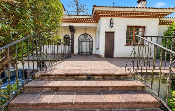  AIC IMMOBILIER Maison / Villa | BILLERE (64140) | 205 m2 | 518 000 € 