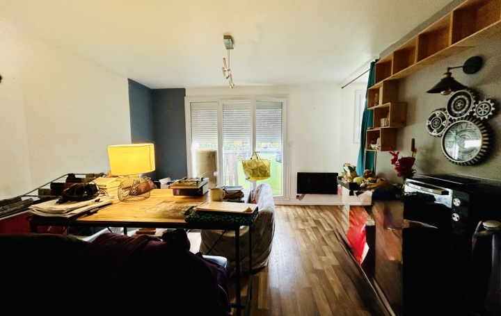Appartement P1 LONS 32 m2 77 000 € Appartement P1 LONS 32 m2 77 000 €