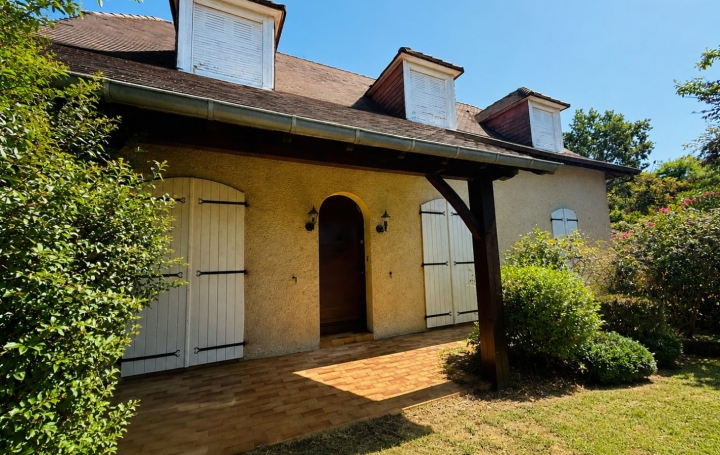 Maison   PAU  124 m2 277 000 € 